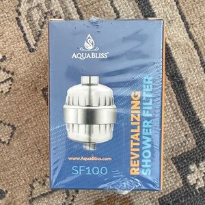 AquaBliss Revitalizing Shower Filter Brand New in box